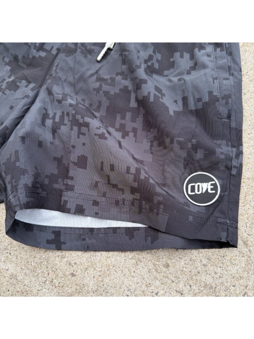 Cove Shorts Mens 36 Camo Gray Black Athletic Gym 5" Inseam Drawstring - Picture 3 of 7